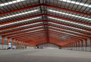 プレハブモジュール式鉄骨構造ワークショップビル、産業用商業用途、カスタム寸法、耐久性フレーム、耐候性、製造工場、物流倉庫、農業用小屋