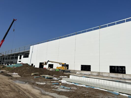 工業用鉄骨フレーム建築ボルト接続構造工場作業場貨物倉庫および加工ゾーン建設用にカスタマイズされたサイズ